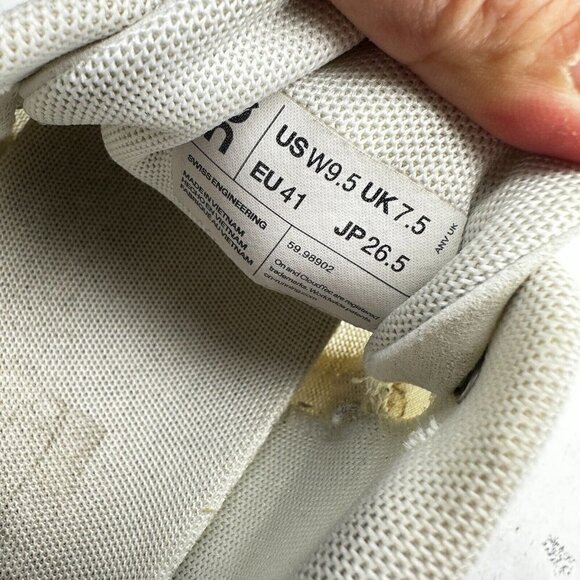 On Cloud 5 Swiss Engineering Women Size 9.5 59.98902 Pearl White Running Shoes - Picture 13 of 14